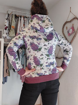 Hoodie Mommy Melian aus einem Stoff von FrieLotte