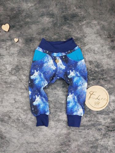 Hose mit Taschen aus einem Stoff von Gina and U