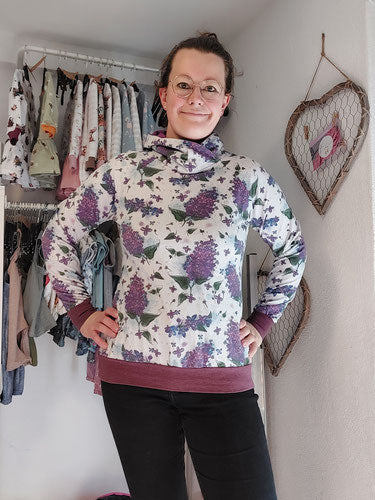 Hoodie Mommy Melian aus einem Stoff von FrieLotte