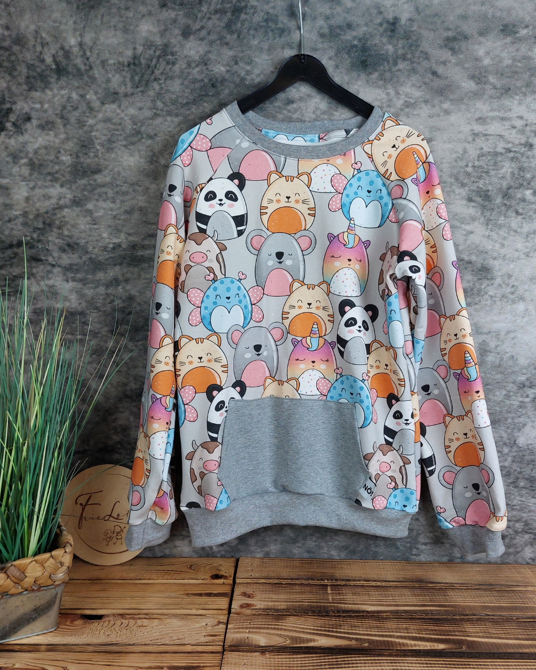 Sweater Flauschies Mädchenmotiv in Wunschgröße