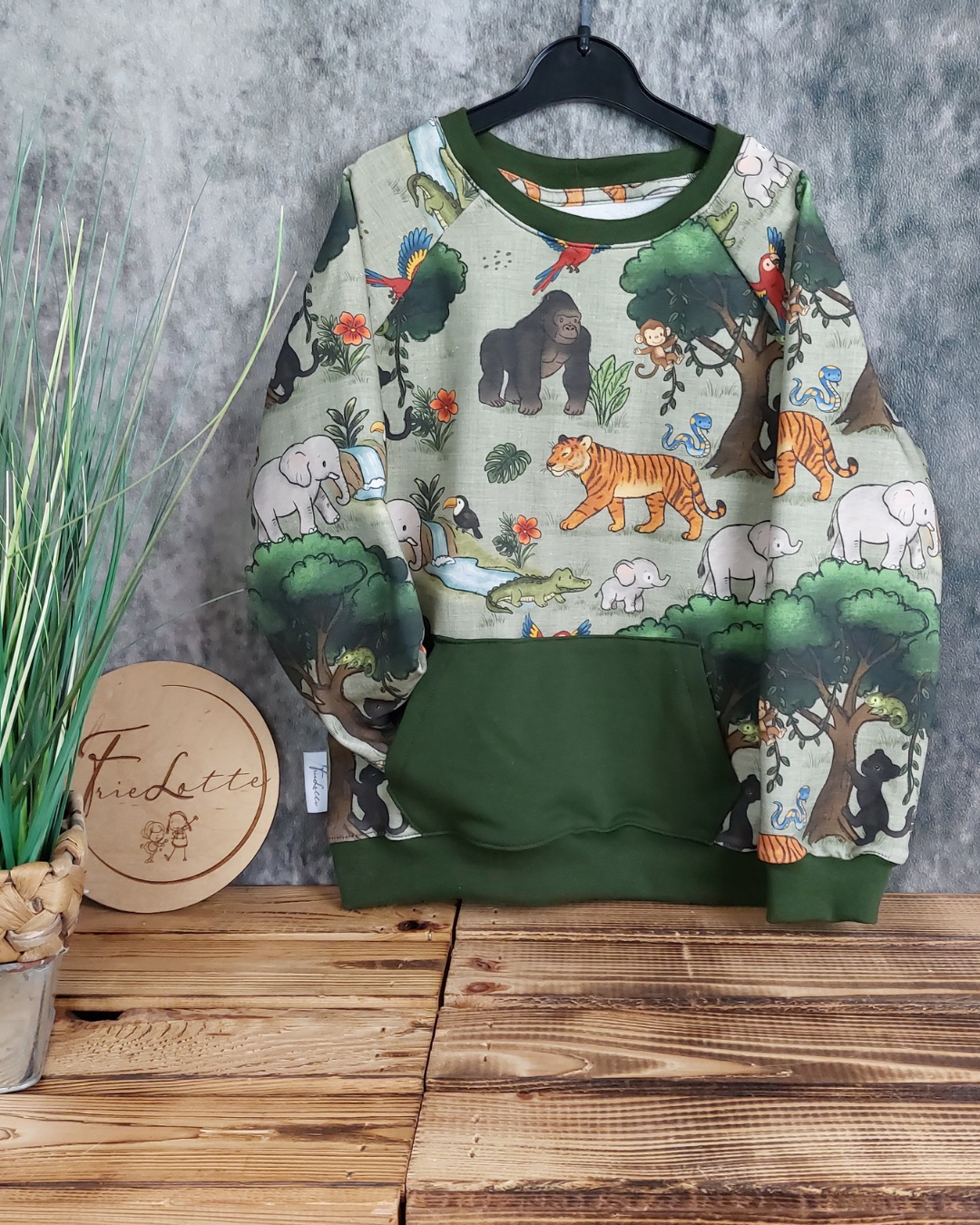Sweater mit Tasche Dschungel