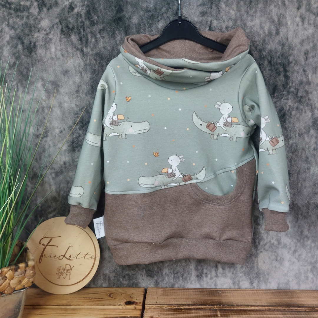 Hoodie Krokodil auf Reisen in Wunschgröße