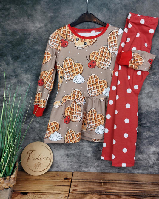 Set Waffeln aus Sweater mit Volant und Leggins Gr. 110