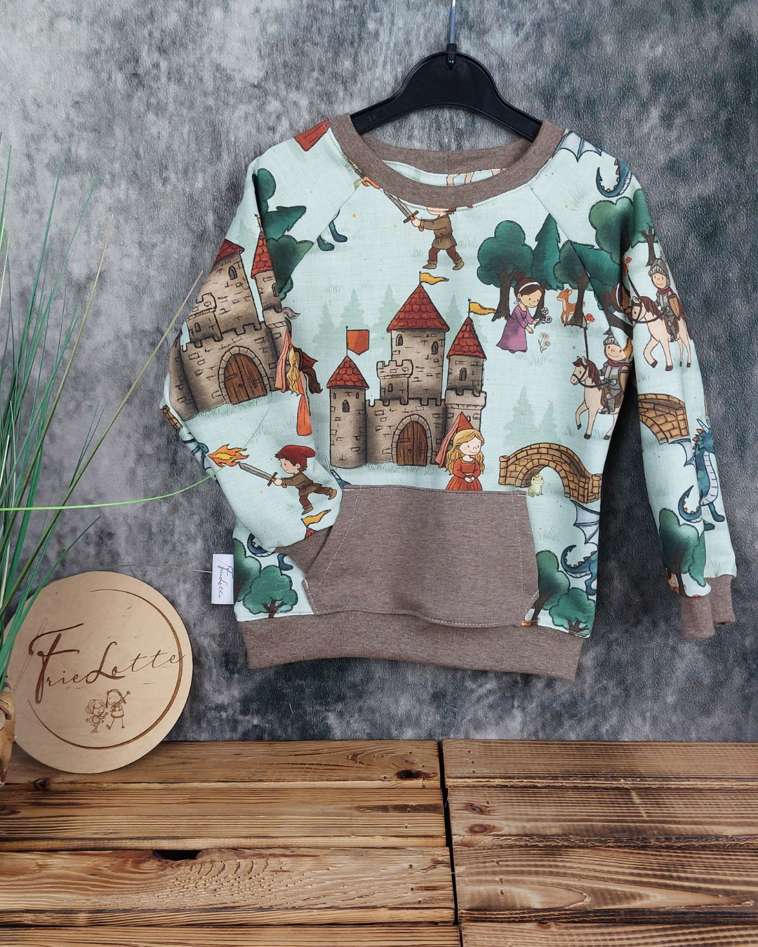 Sweater mit Tasche Ritter Gr. 92