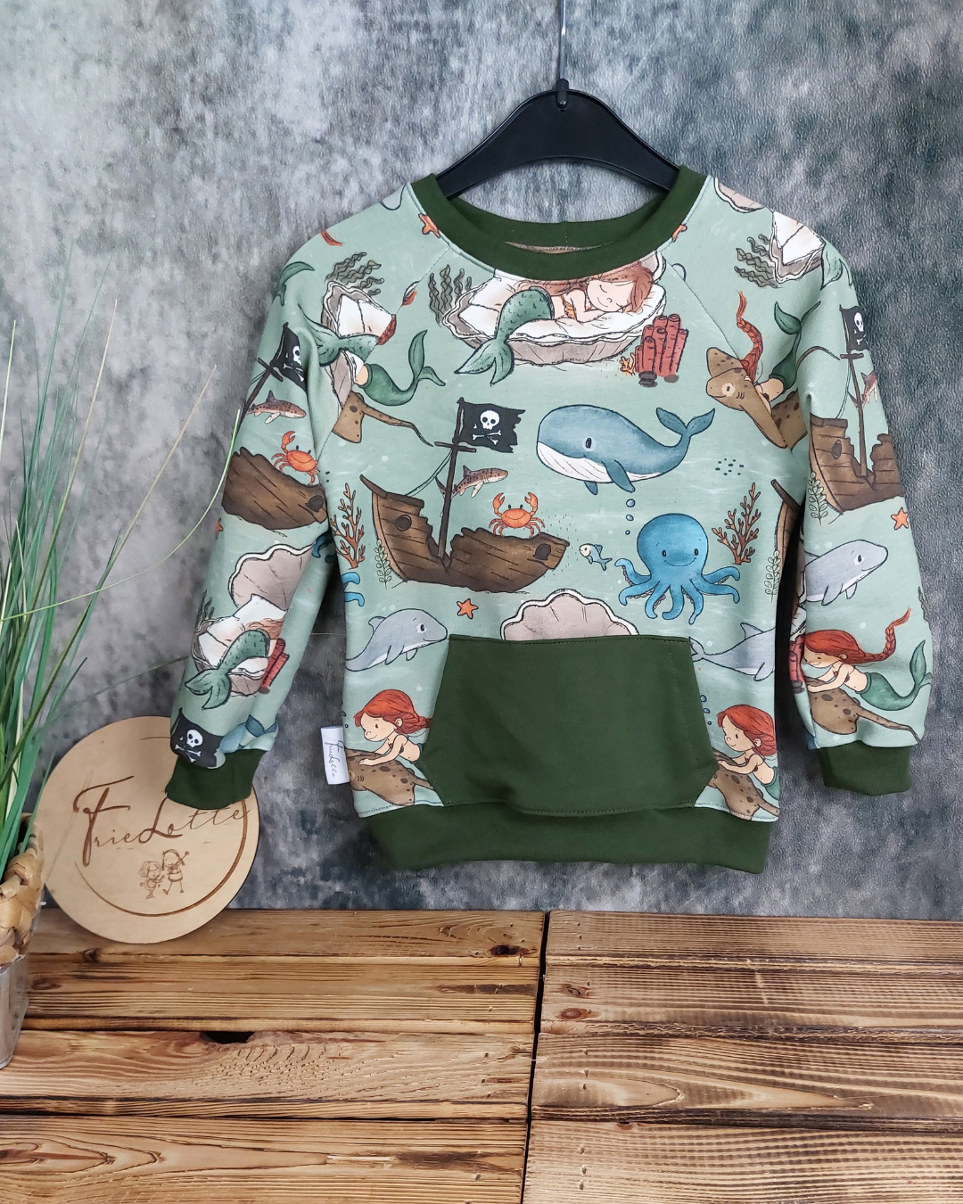 Sweater mit Tasche Im Meer Gr. 98