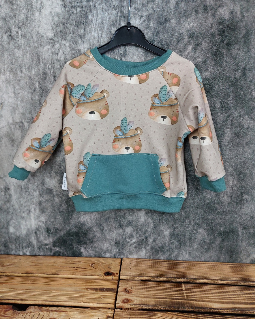 Sweater Gr. 74 mit Tasche Bohobär