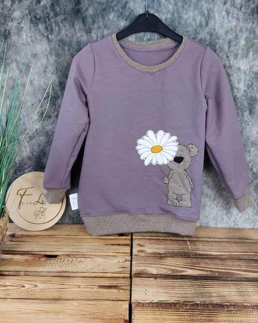 Sweater Bär mit Blume Gr. 110