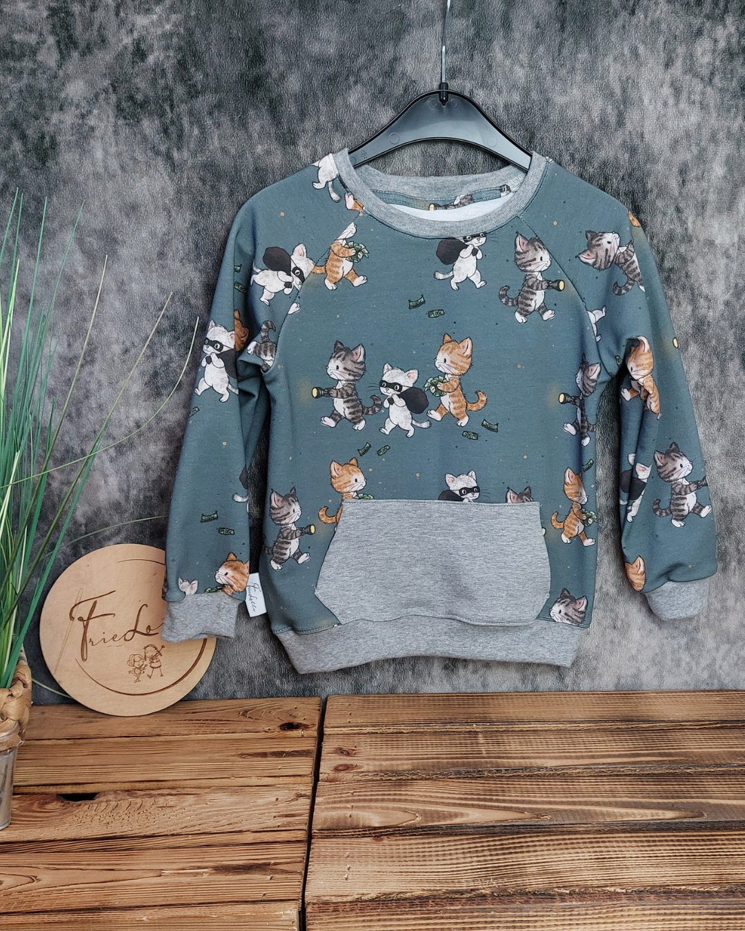 Sweater Raubkatzen Gr. 104