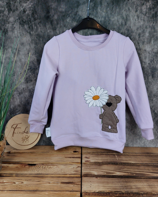 Sweater Bär mit Blume in Wunschgröße