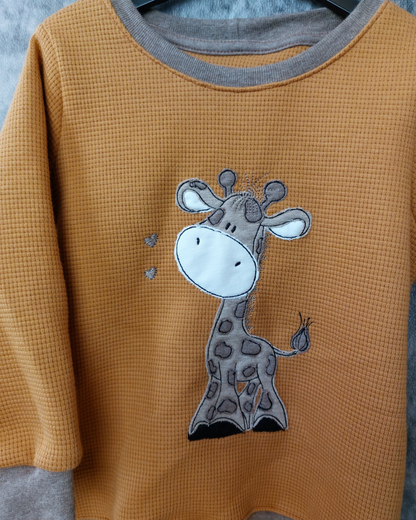 Sweater Giraffe aus Waffeljersey in Wunschgröße